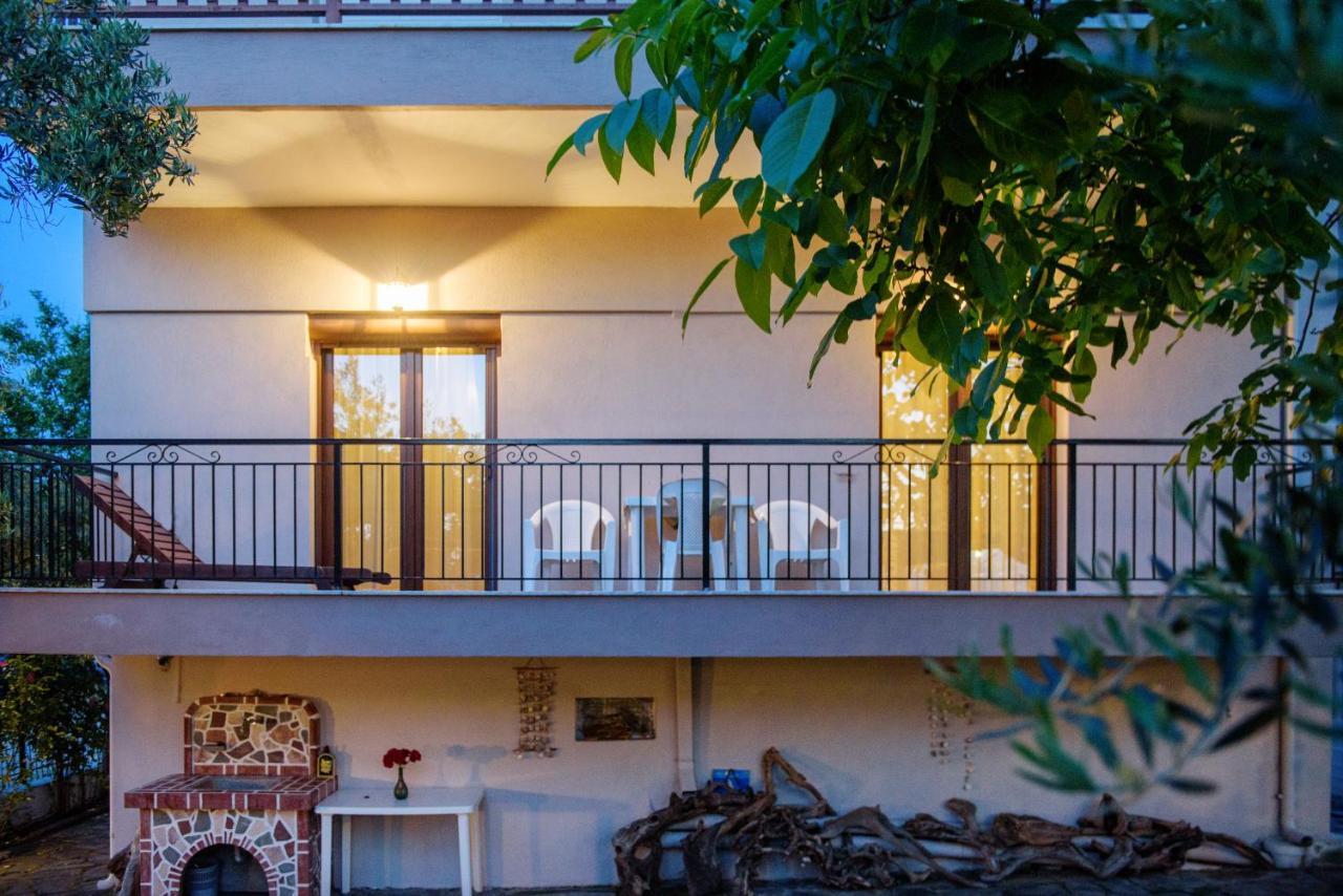 Dili Apartments Ierissos Dış mekan fotoğraf